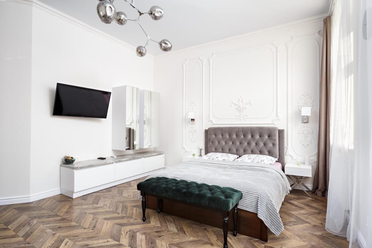 Green Apartment Lviv Exterior photo